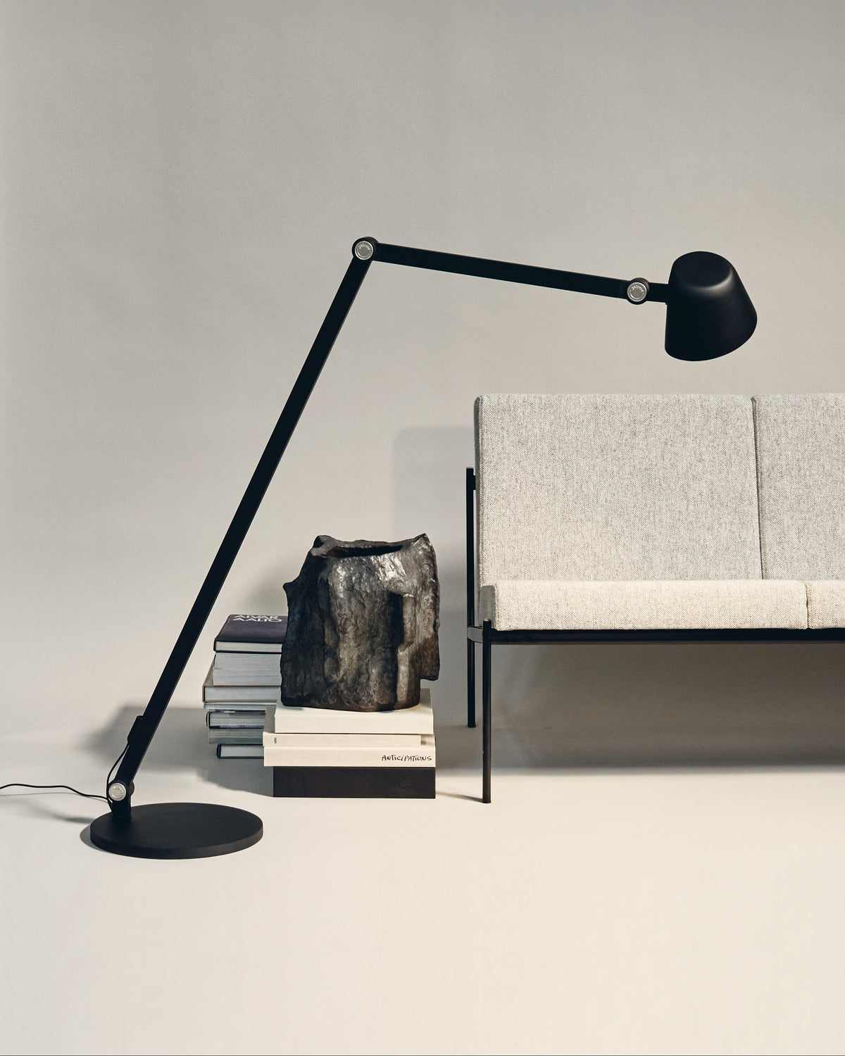 Midgard Modular NEO Bauhaus LED floor lamp with articulated arms and rotatable lampshade