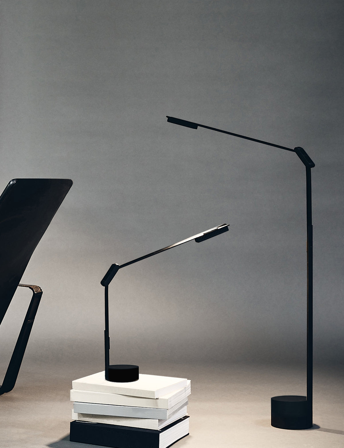 RAY by Midgard portable table lamp and floor lamp in black with Tunable White light