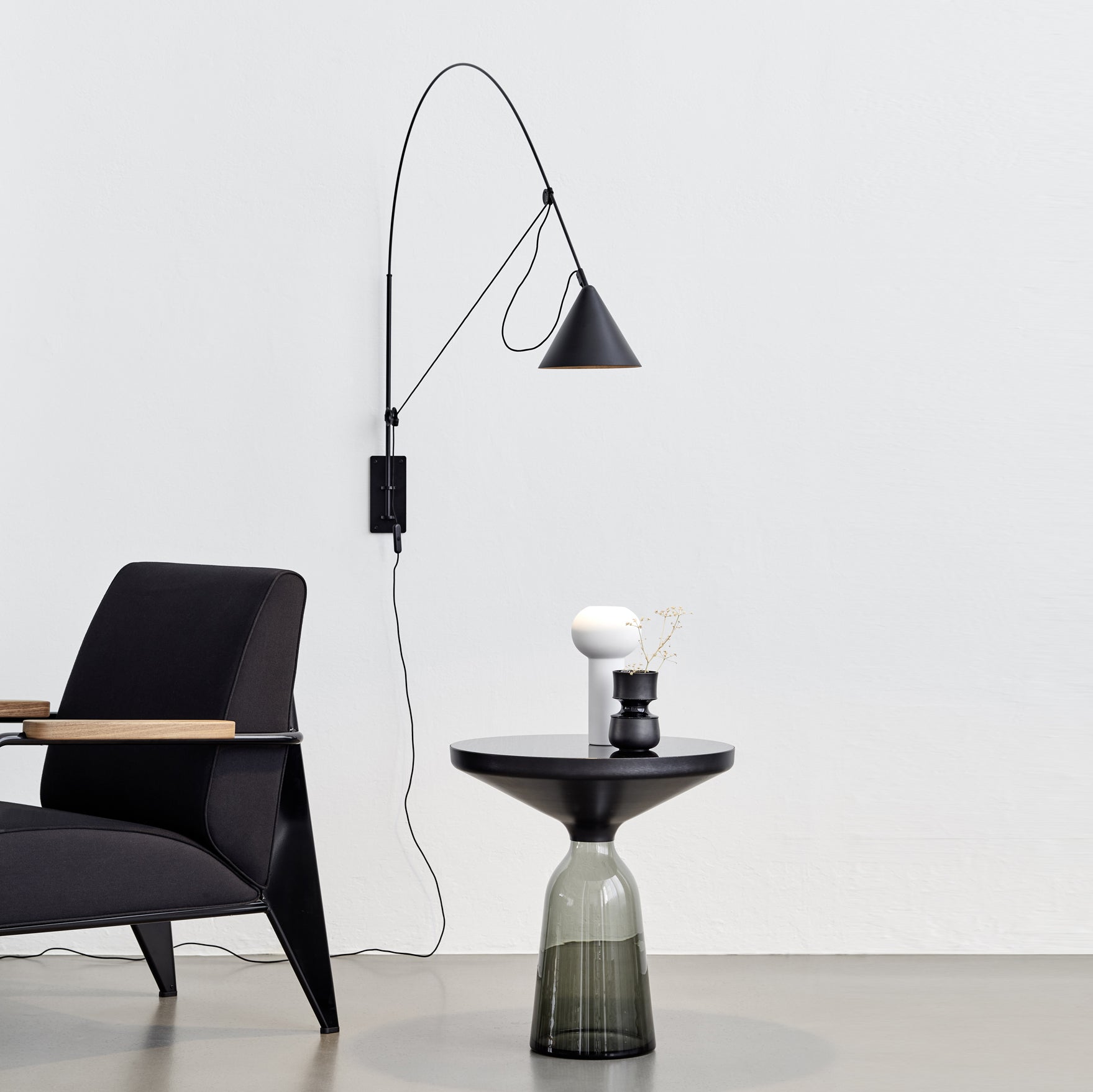 AYNO wall L | wall lamp in black
