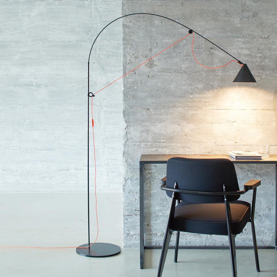 AYNO L Floor Lamp, black – Stefan Diez | Midgard Licht