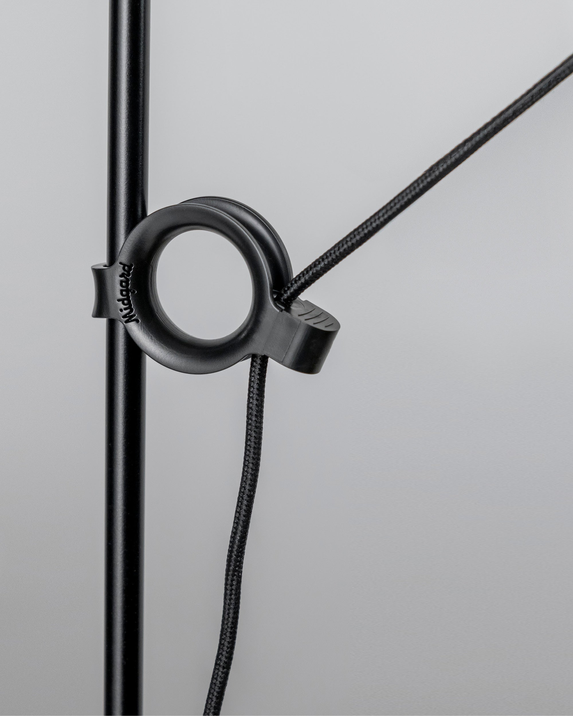 Patented adjustment ring of the Midgard AYNO S adjustable table lamp in black