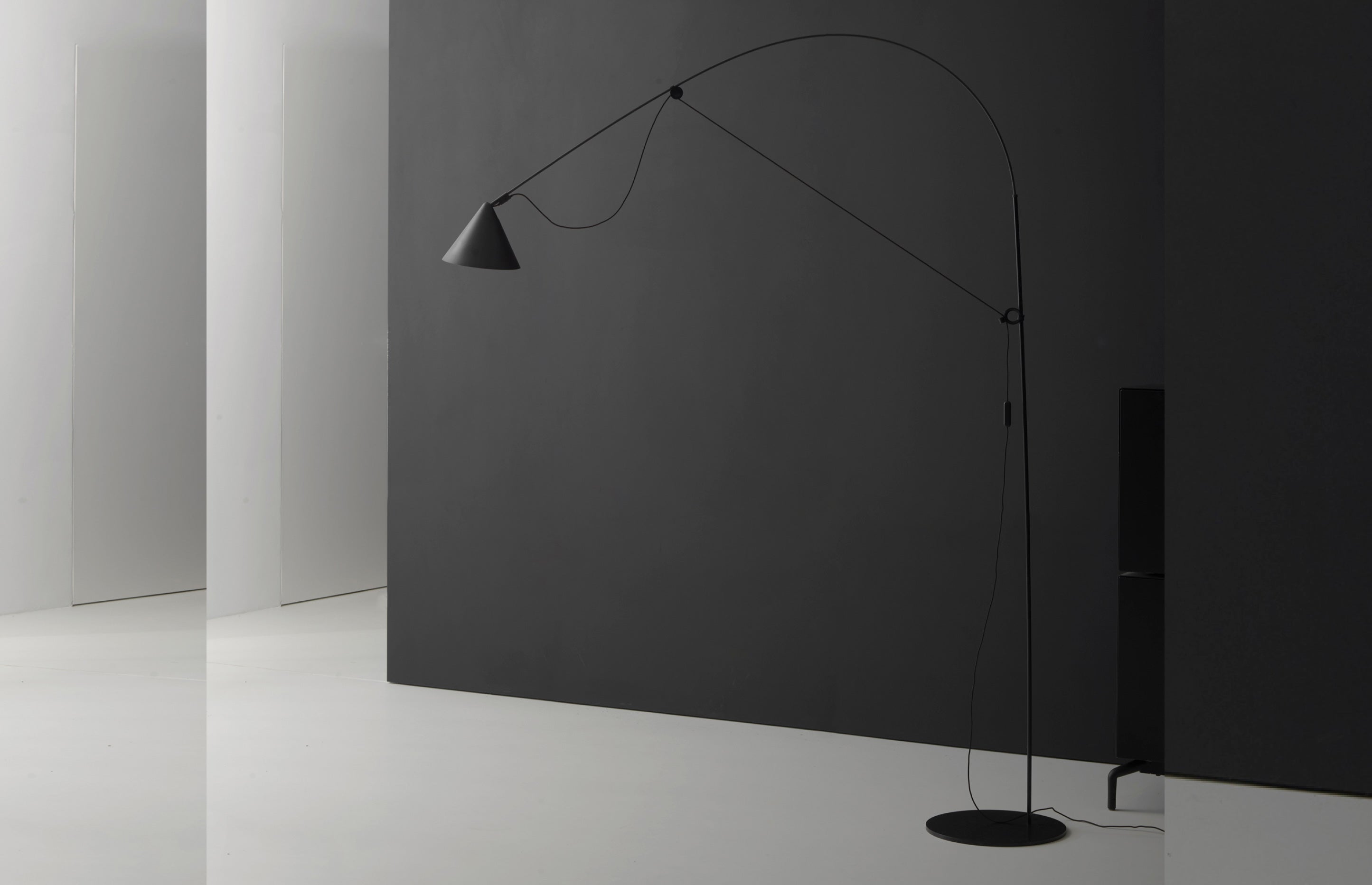 AYNO L | floor – Midgard Licht