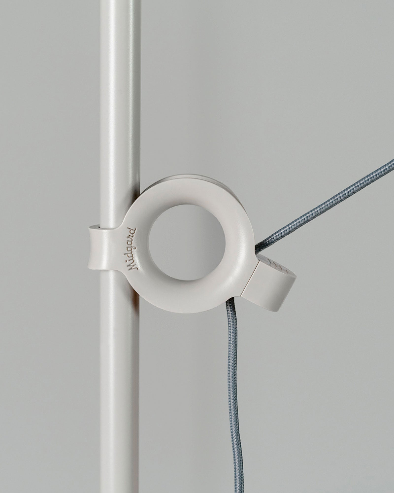 AYNO XL Floor Lamp, silk grey – Stefan Diez | Midgard Licht