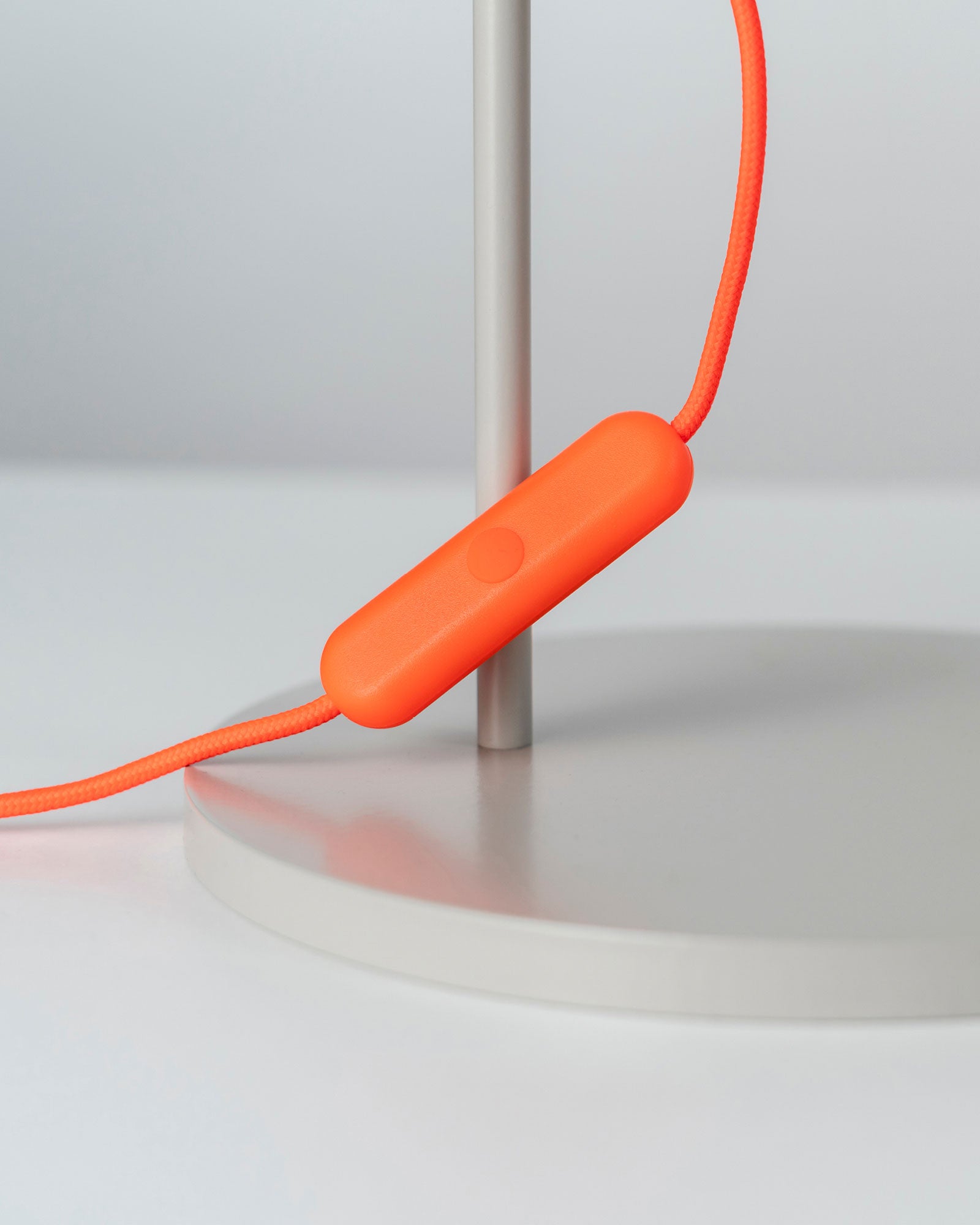 Midgard AYNO S table lamp silkgrey detail base and dimmer