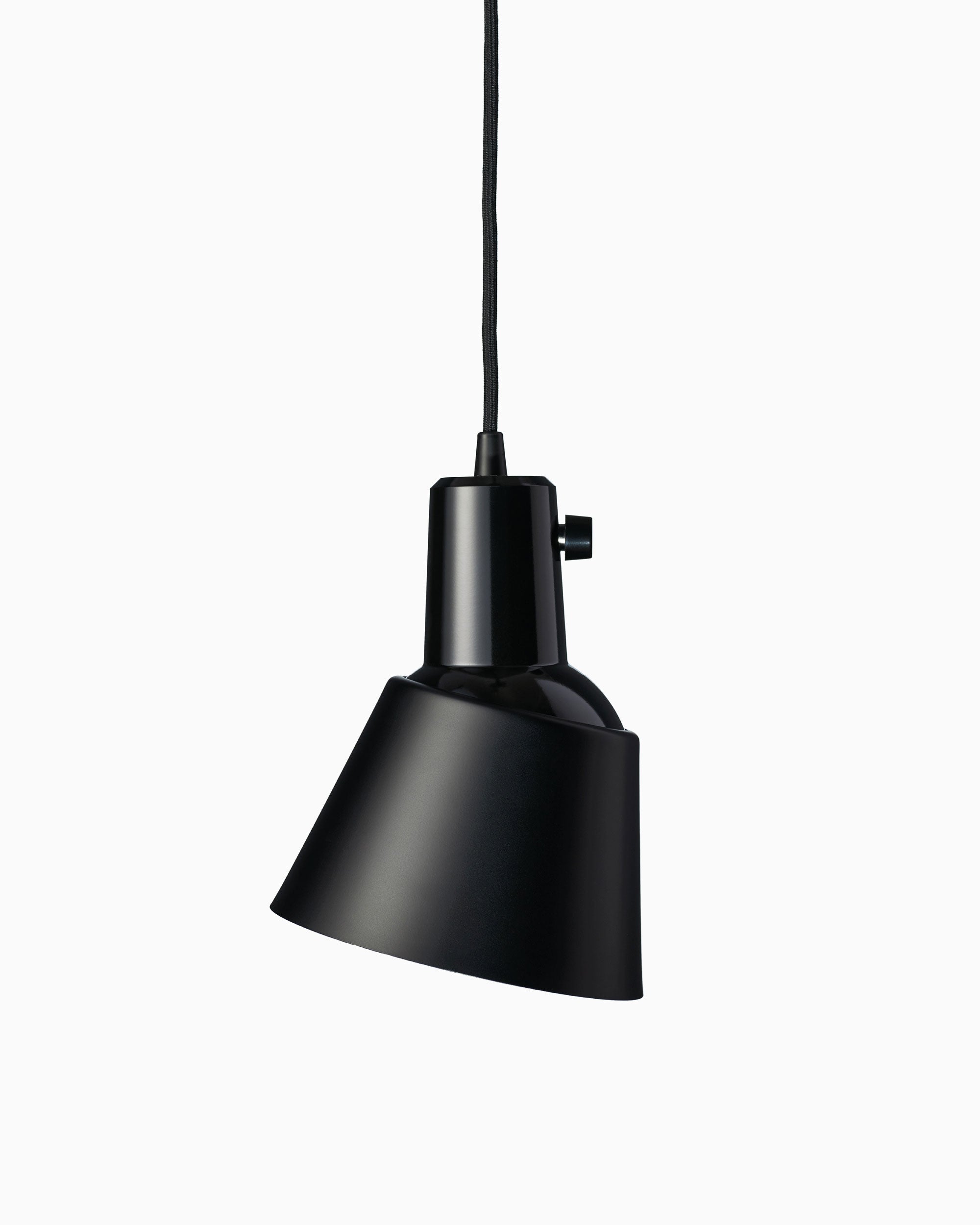 Midgard K831 pendant lamp in powder-coated black with a movable lampshade and integrated rotary switch.