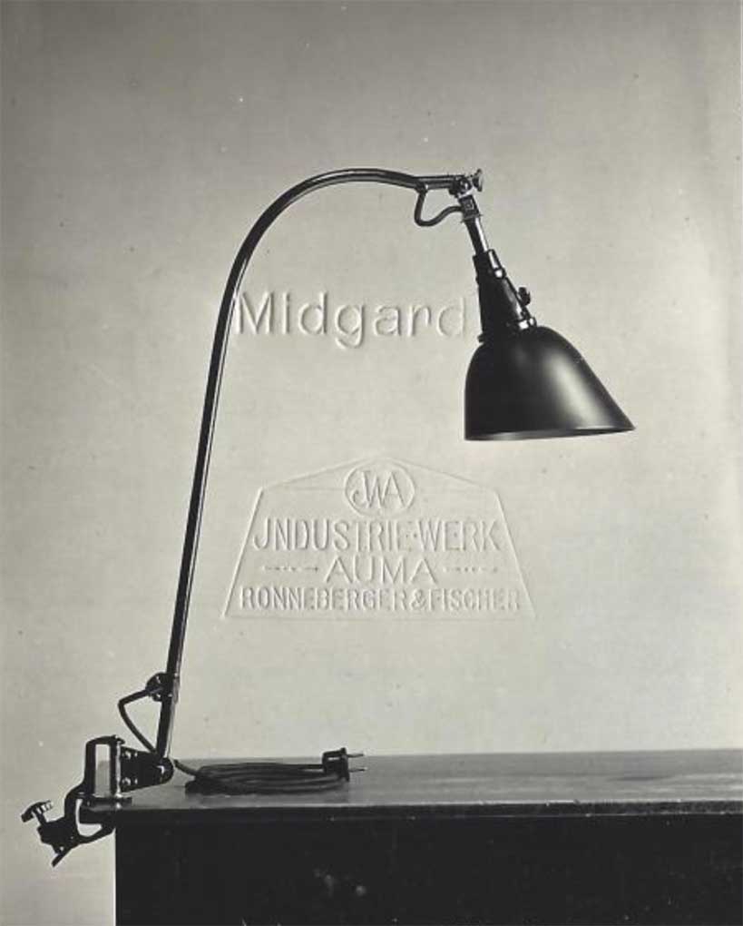 Original Midgard TYP 113 Bauhaus whiplash task lamp from 1927 with its characteristic flexible steel arm and adjustable metal lampshade, representing one of the earliest adjustable task lamps of the modern movement.
