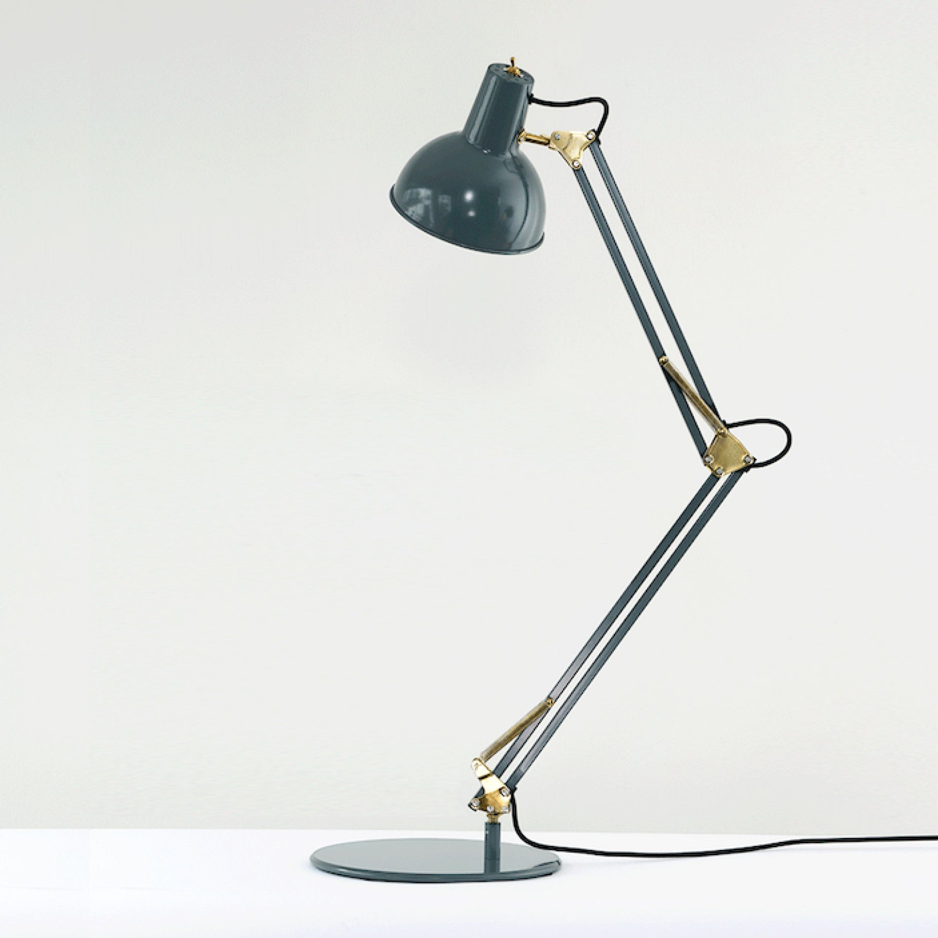 AW Edition | spring balanced | table